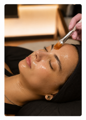 SNOW ALGAE & SPIRULINA HYDRAFACIAL