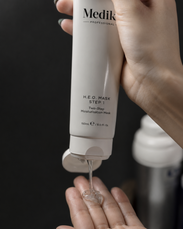 Alternative view of MEDIK8 DEEP HYDRATION
