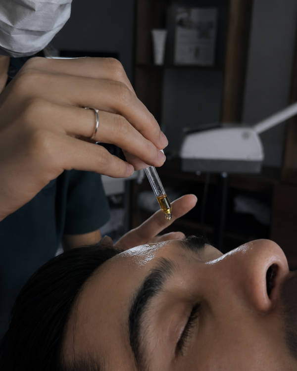 Alternative view of HONEY ENZYME FACIAL
