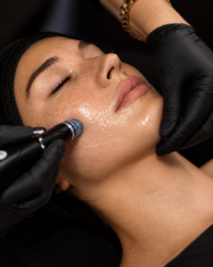 Alternative view of THE PUMPKIN HYDRAFACIAL
